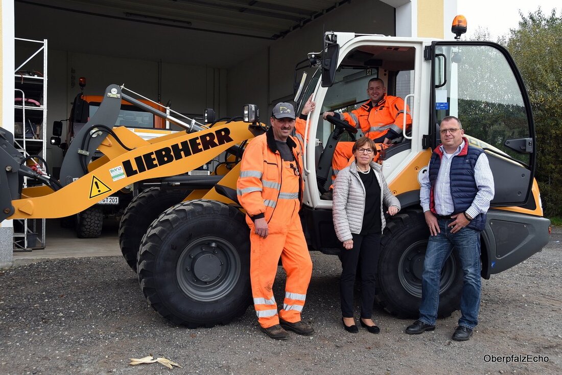 Theisseil. Fällt das Wort „Straßenausbaubeitrag“ schrillen bei vielen Hauseigentümern die Alarmglocken. Matthias Kneidl, der Geschäftsstellenleiter der Verwaltungsgemeinschaft, stellte in der Gemeinderatssitzung die seit erstem April 2016 geltende Gesetzeslage vor. Demnach [&hellip;]