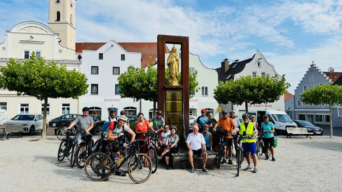 Beidl. Nach einer Pfingst-Pause wegen des 125-jährigen Feuerwehrjubiläums machten sich 15 Beidler Anfang August wieder zur Radlwallfahrt nach Altötting auf den Weg und bewältigten in drei Tagen 254 Kilometer bei bis zu 37 Grad.