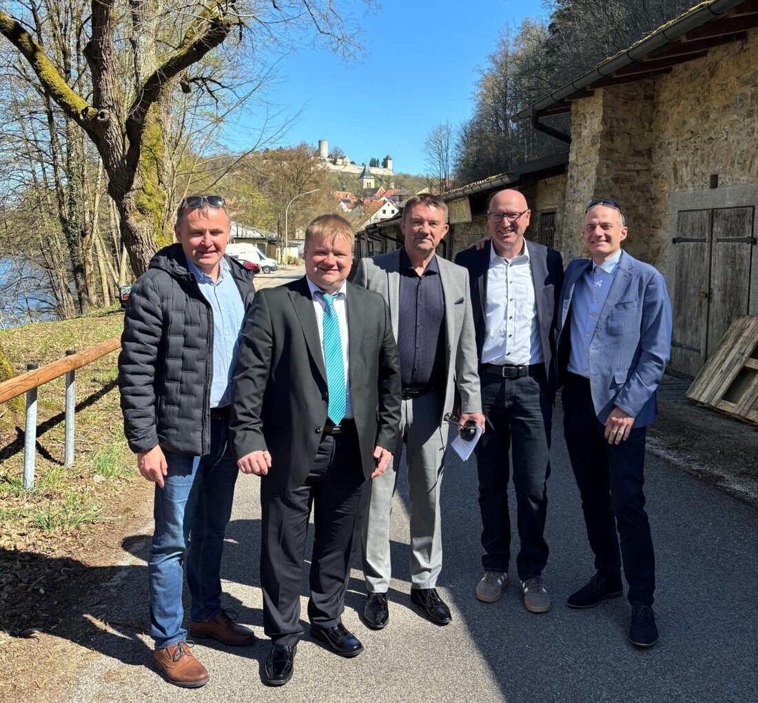 Burglengenfeld. Eine Delegation aus Radotín verabschiedete nach Ostern den scheidenden Bürgermeister Thomas Gesche. Nachfolger Martin Antretter will die Partnerschaft weiterhin fortführen.