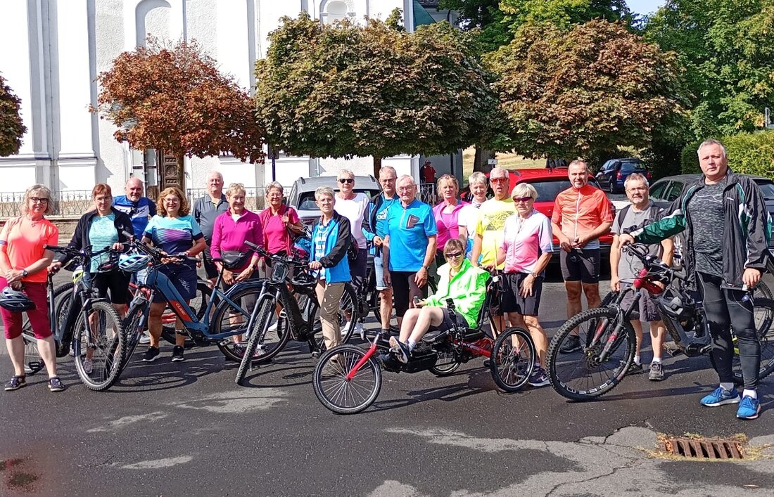 Pechbrunn. Zum dritten Mal hat die Pfarrgemeinde eine rund 34 Kilometer lange Radwallfahrt um den Teichelberg veranstaltet. Unterwegs wurde gebetet, der Segen empfangen und an mehreren Kirchen und Kapellen Station gemacht.
