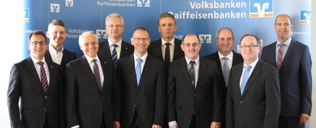 Weiden/ Tirschenreuth. In Weiden entsteht eine neue, starke genossenschaftliche Regionalbank für die nördliche Oberpfalz: Die Raiffeisenbank im Stiftland eG, Raiffeisenbank Weiden eG und die Volksbank Nordoberpfalz eG starten in eine [&hellip;]