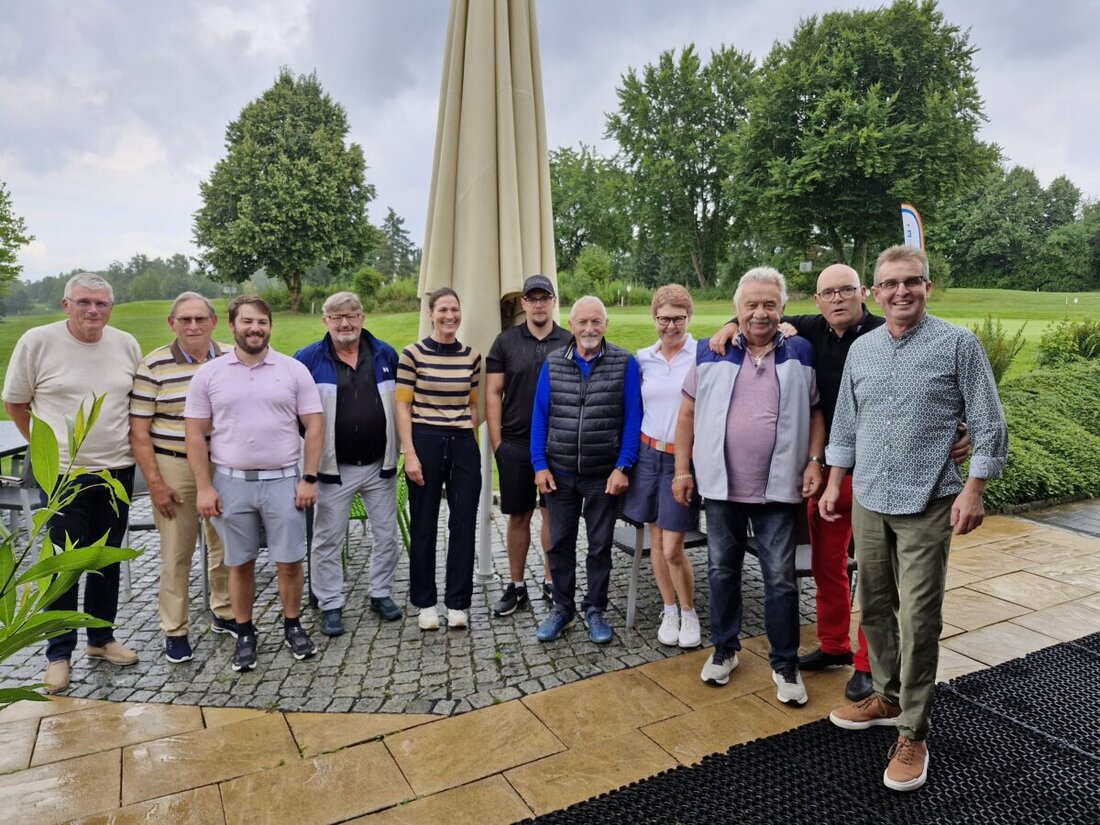 Schmidmühlen. Der 37. Raiffeisencup zog 37 Golfer an und bestätigte seine Position als ältestes Golfturnier am Theilberg. Gewinner waren Dr. Michaela Schrödl und Paul Cormann in den Bruttowertungen.