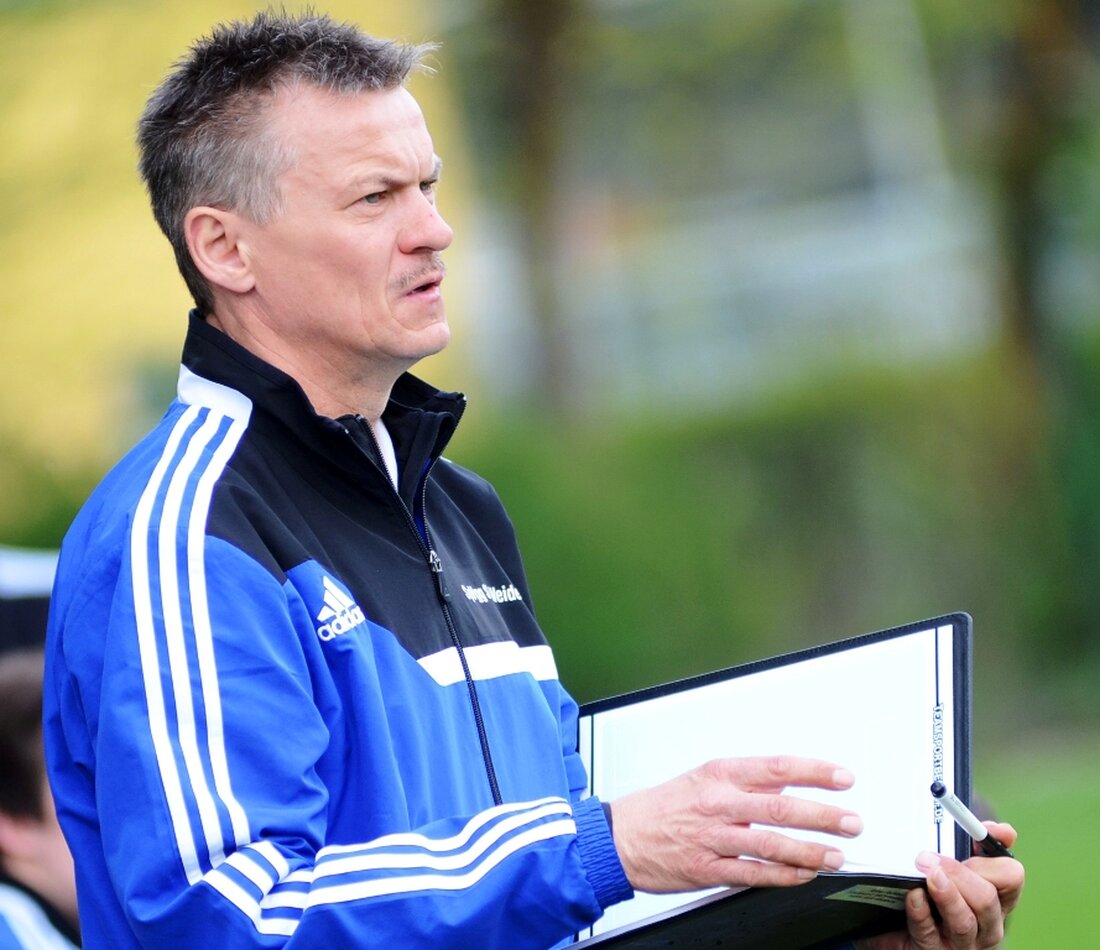 Weiden. Jugendkoordinator Rainer Fachtan stellt neues Trainerteam vor. Optimale Förderung und Ausbildung garantiert – Saison startet am Wochenende. Von Stephan Landgraf Gute Jugendarbeit gibt es nur mit hervorragend ausgebildeten und lizenzierten [&hellip;]