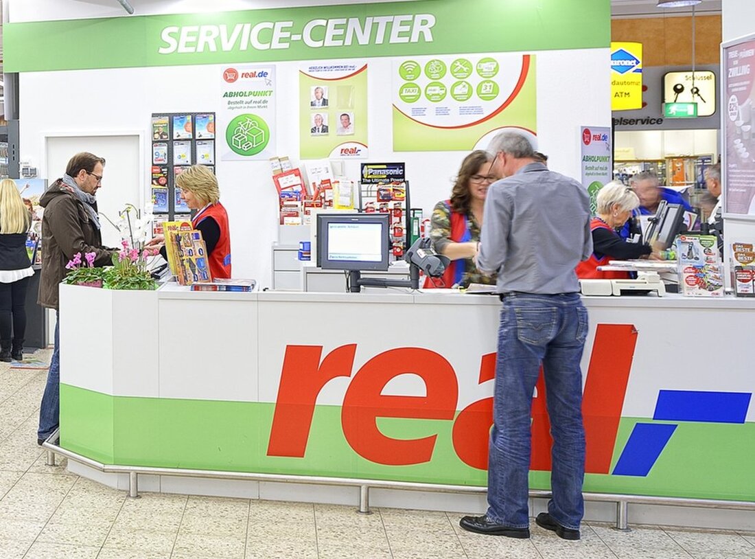 Weiden. Wie das Unternehmen mitteilt, bleibt der real-Markt in Weiden. Laut Geschäftsführer stehen aber erst mal Modernisierungen an. 