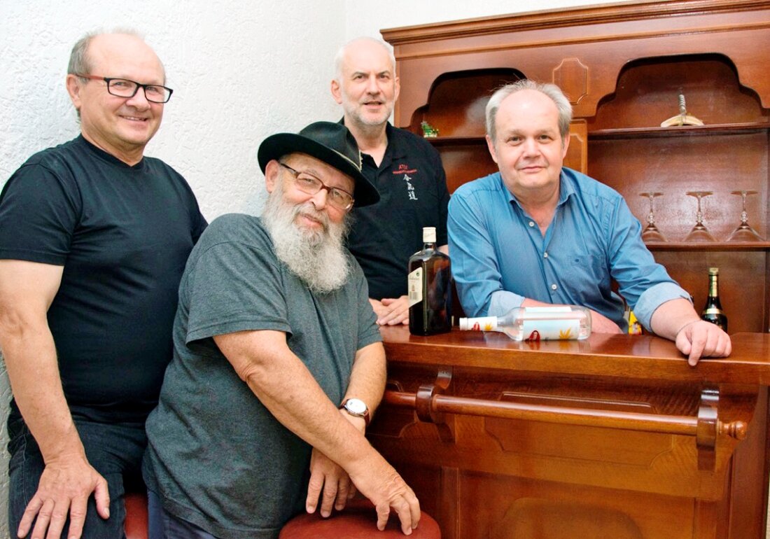 Rothenstadt. So schnell vergeht die Zeit – der Rockmusikclub „Salute” feiert am Samstag sein zehnjähriges Jubiläum und hat dazu natürlich die passende musikalische Umrahmung. Eines ist sicher: Egal wie das [&hellip;]