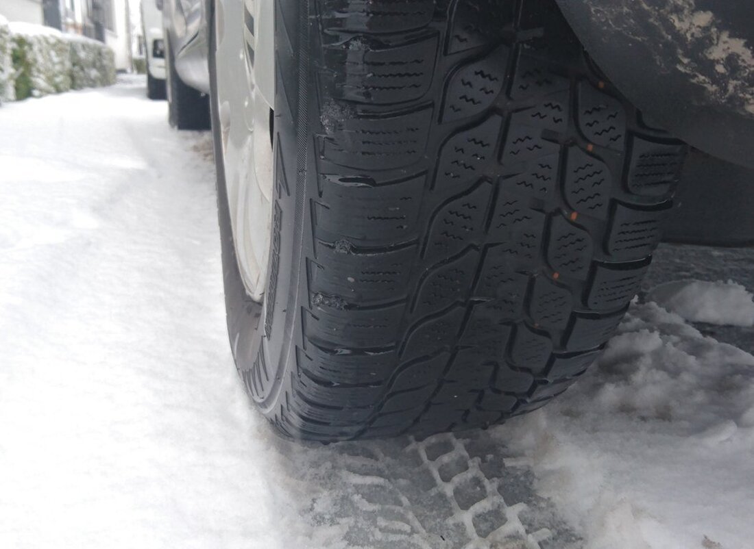 Neualbenreuth. Die winterlichen Straßenverhältnisse und nicht angepasste Geschwindigkeit waren laut Polizei wohl Grund für einen Unfall in Neualbenreuth.  Ein Ford-Fahrer (27) war am Sonntagabend gegen 19.10 Uhr auf der Ortsverbindungsstraße [&hellip;]