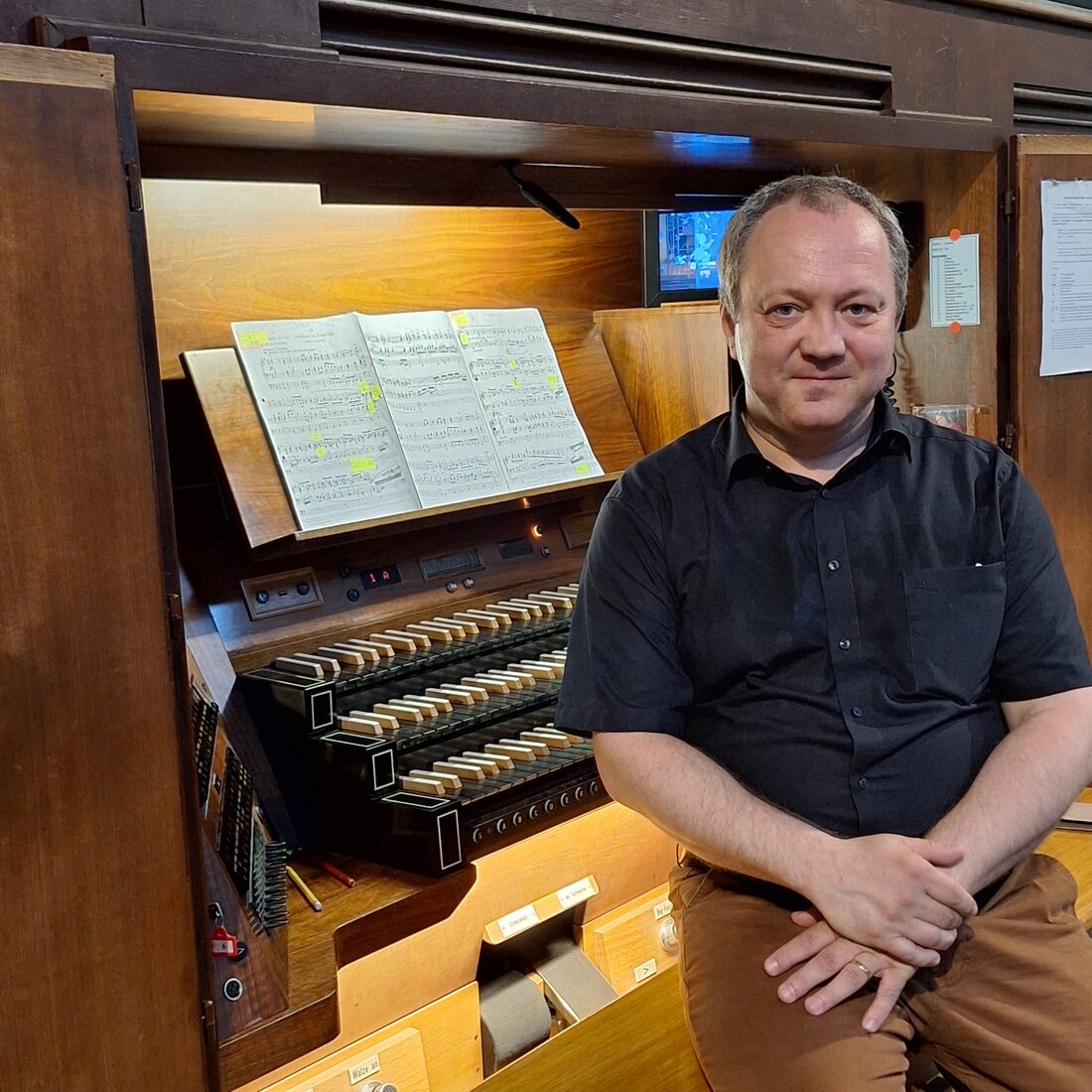 Weiden. Am 4. Juli startete in St. Josef die Reihe „Punkt 12“ mit einer stimmungsvollen Mittagsandacht. Lektor Dr. Thomas Kreuzer und Organist Piotr Pająk sorgten mit Wort, Segen und Orgelklang für einen starken Auftakt.