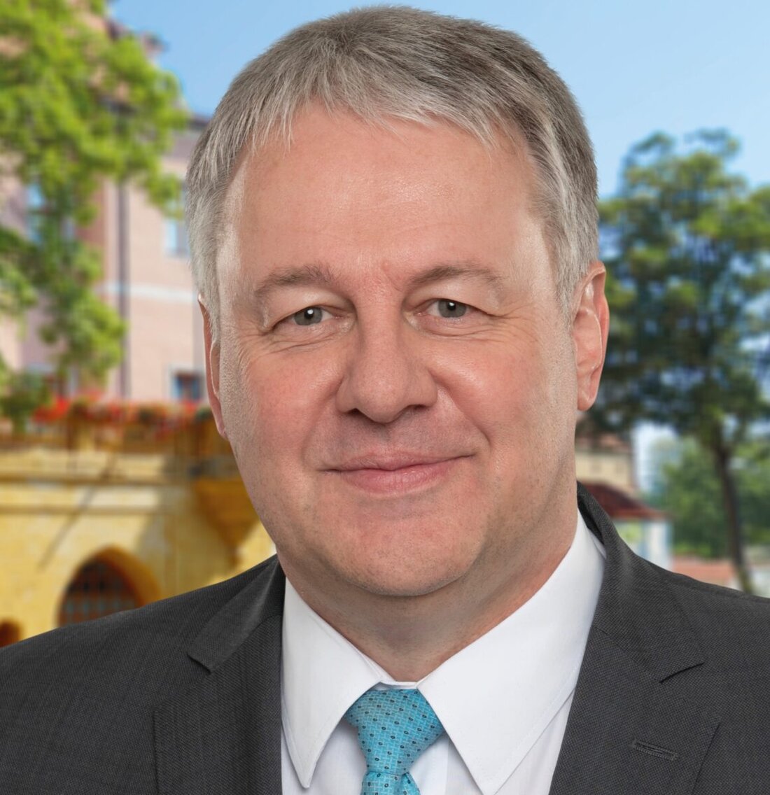 Amberg. Es kommt nicht oft vor, dass man Landrat Richard Reisinger persönlich Fragen stellen kann. Eine gute Gelegenheit bietet jetzt ein Podcast, den die Pressestelle des Landratsamts zusammen mit dem Regionalmanagement produziert. „Bürger fragen den Landrat“ nennt sich die Folge, die am 22. Juli 2026 veröffentlicht wird. Interessierte Bürger sind eingeladen, ihre Fragen bei der Pressestelle einzureichen.