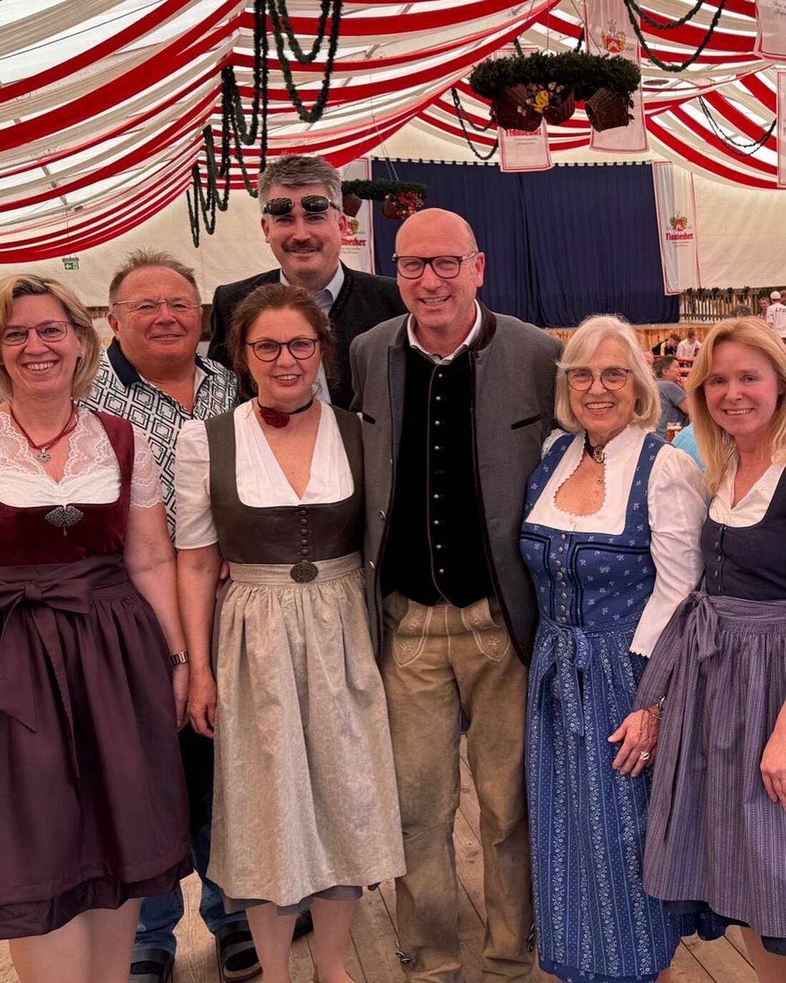 Burglengenfeld. Anfang Mai lockte der traditionelle Seniorennachmittag auf der Maidult zahlreiche Gäste. Erstmals kamen über 300 Seniorinnen und Senioren zum geselligen Beisammensein mit Musik und Bewirtung.