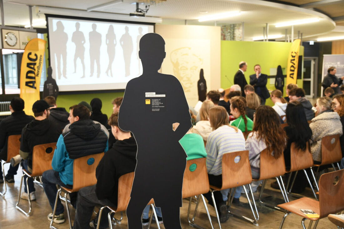 Nordbayern. Die Verkehrssicherheitsprogramme des ADAC verzeichnen 2025 mit 31.837 Teilnehmenden einen Rekord. Im Vergleich zum Vorjahr entspricht das einem Plus von 40 Prozent. Kostenlose Schulangebote stehen im Fokus.