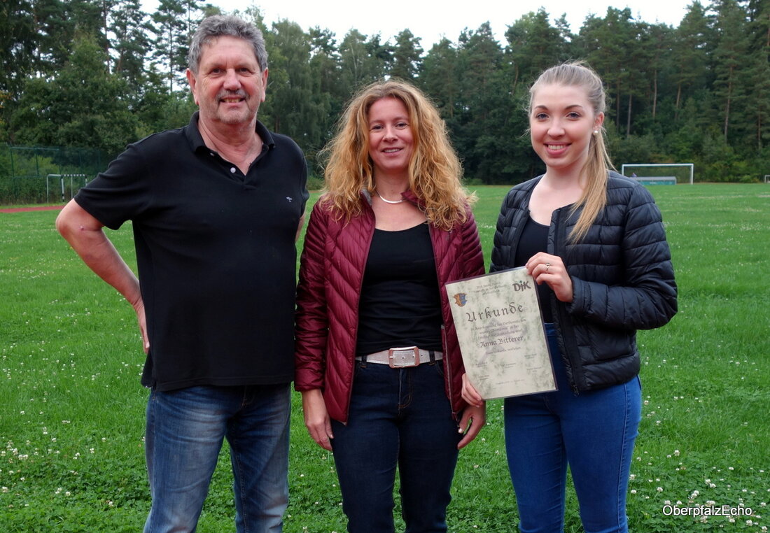 Neustadt/WN. „Anna hat selbst über viele Jahre hinweg Leichtathletik ausgeübt und konnte ihre Erfahrung den jungen Athleten hervorragend vermitteln“, sagte Georg Jakob, Abteilungsleiter der DJK-Leichtathleten zum Abschied von Anna Bitterer, [&hellip;]