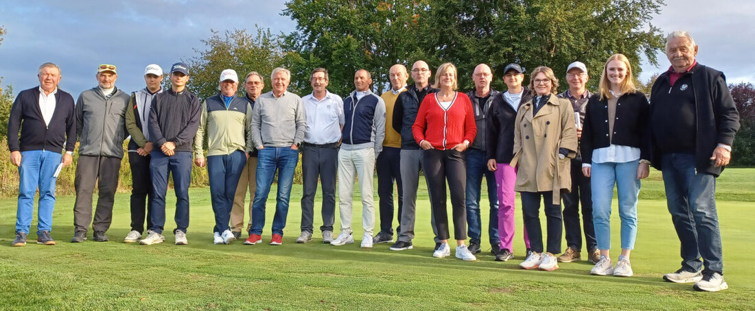 Schmidmühlen. Laura Renner und Paul Cormann siegen beim Vorstands-Cup 2024 des Golf- und Landclub Schmidmühlen in den Brutto-Wertungen, mit 50 Teilnehmern aus drei Vereinen.
