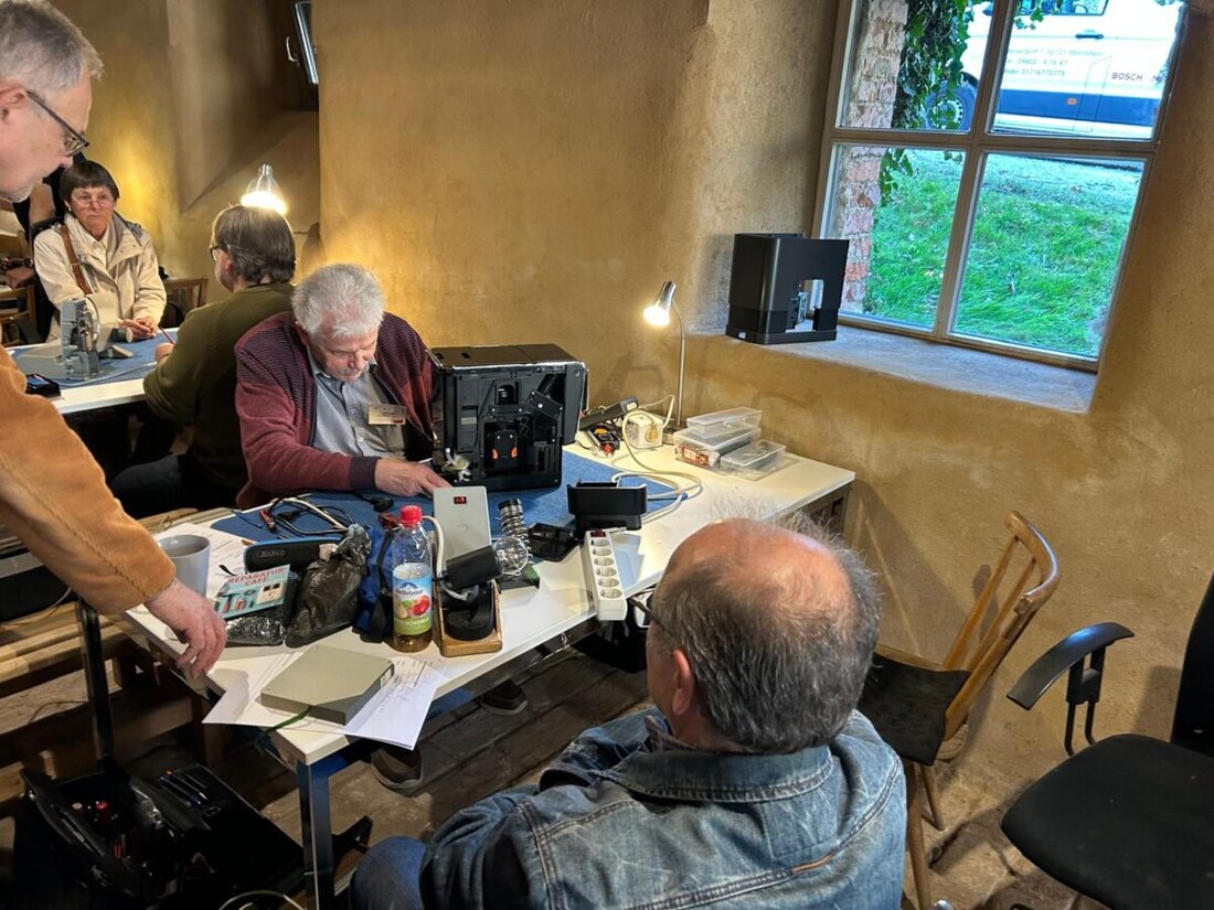 Reiserdorf. Am Donnerstag, 11. Juni, lädt die Denk- und Macherei von 16 bis 20 Uhr in die Alte Glasschleif zum Reparaturcafé ein. Bringt defekte Haushaltsgeräte oder Kleinmöbel mit und setzt auf Reparieren statt Wegwerfen.