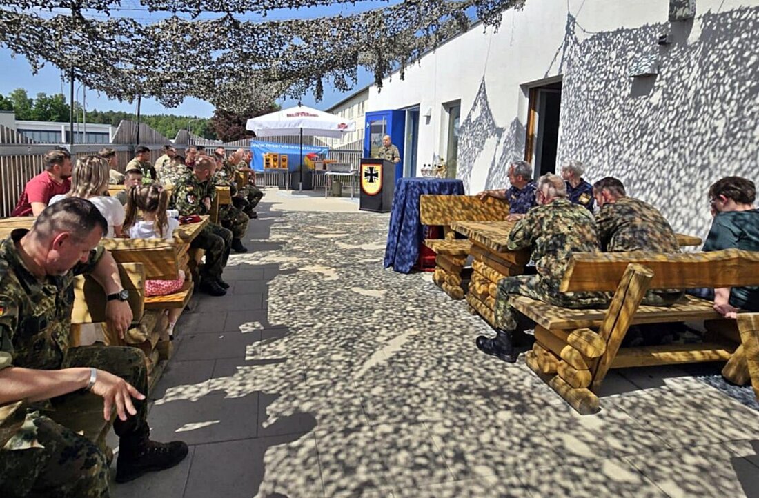 Weiden. Die Kreisgruppe Oberpfalz NORD des VdRBw und die 5. Batterie des Panzerartilleriebatalions 131 haben ihre neuen Geschäftsräume in Weiden eingeweiht, um die Reservearbeit und Nachwuchsförderung zu stärken. Die Einweihungsfeier war gekennzeichnet durch eine hervorragende Zusammenarbeit zwischen Bundeswehr, Politik und Gesellschaft, mit dem Ziel, die Nachwuchsgewinnung und den Austausch zu fördern.