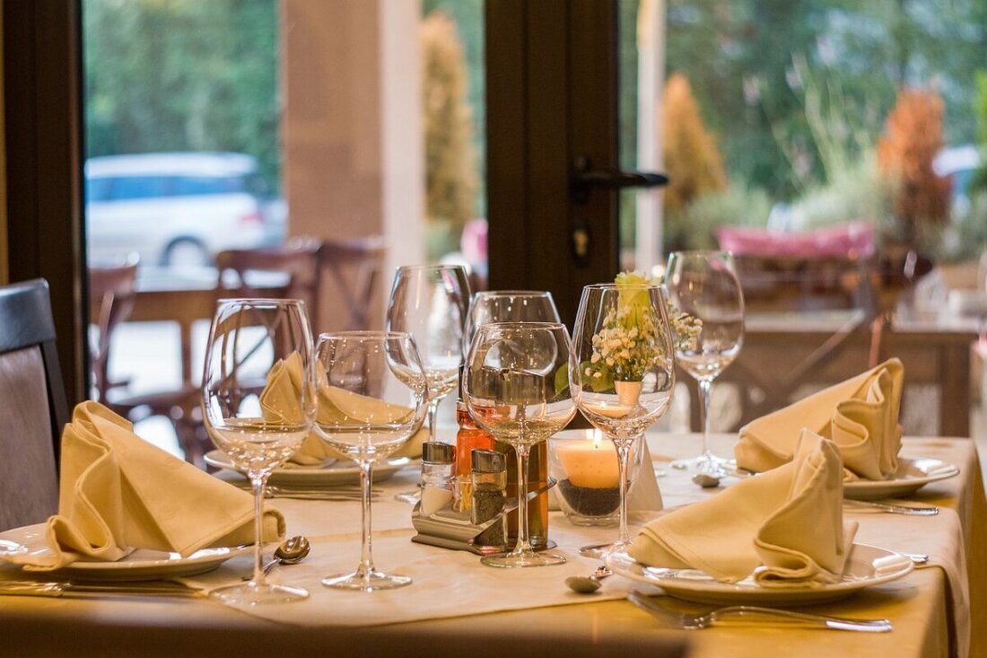 Floß. Die Flosser Siedlergemeinschaft feiert am 12. Oktober ab 19.30 Uhr im Vereinsheim ihr Weinfest mit einem reichhaltigen Buffet und ausgezeichneten Weinen.