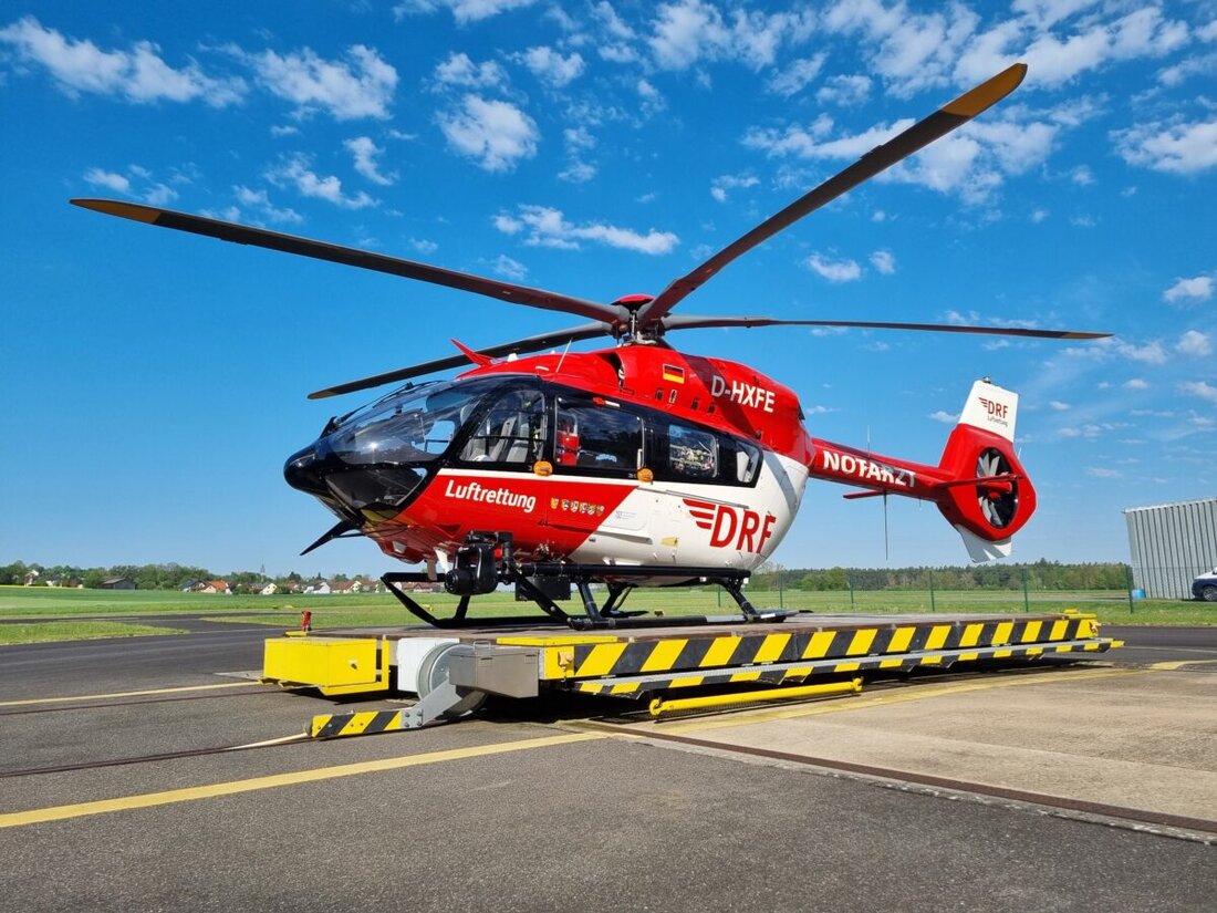 Weiden. Der Zweckverband für Rettungsdienst und Feuerwehralarmierung Nordoberpfalz (ZRF Nordoberpfalz) hat den Betreibervertrag mit der DRF Luftrettung über die Stationierung des Rettungshubschraubers "Christoph 80" in Weiden verlängert. Damit stellt die Luftrettungsorganisation noch bis mindestens 31. März 2031 den Flugbetrieb an der Station am Flugplatz Latsch sicher.