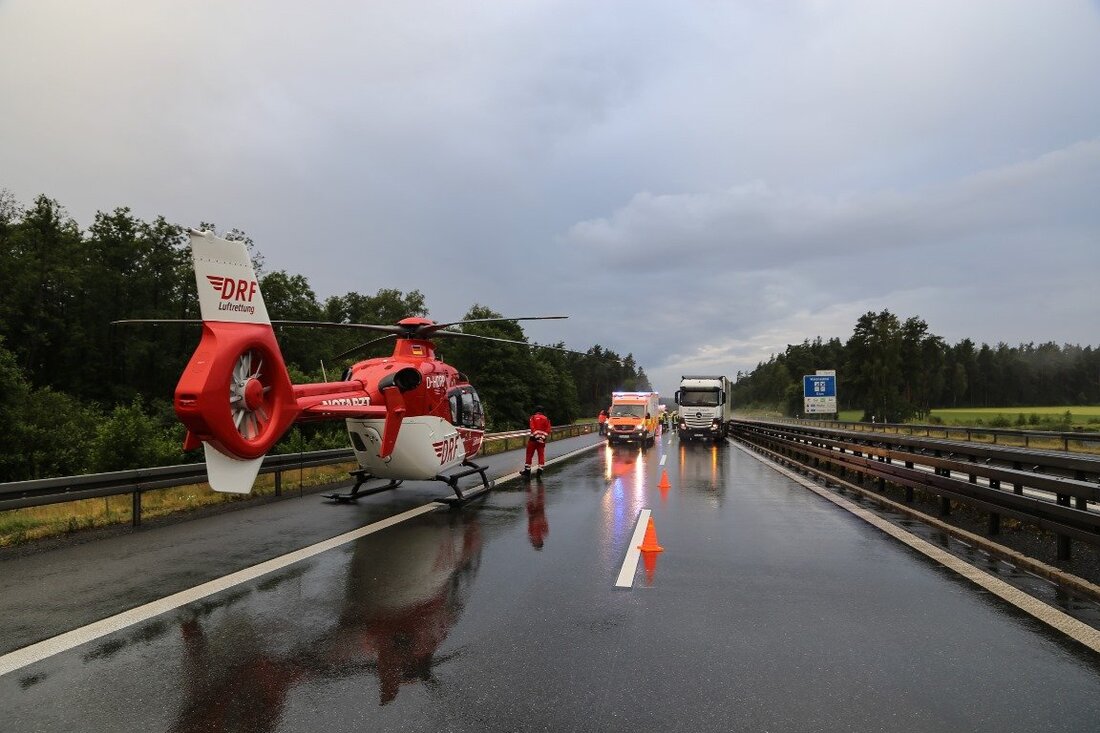 Wiesau. Ein Autofahrer (51) ist auf der A93 in die Leitplanke gekracht – danach hat es mit dem Rettungswagen noch einen Unfall gegeben.  Laut Polizeiangaben war der Opel Mokka-Fahrer (51) [&hellip;]