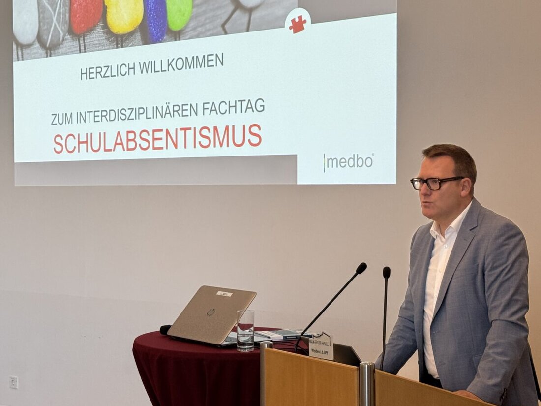 Weiden. Schulabsentismus ist längst kein Randphänomen mehr in der Oberpfalz. Beim interdisziplinären Fachtag in der Max-Reger-Halle in Weiden rückte das Thema jetzt in den Mittelpunkt. Rund 300 Fachleute aus Schule, Medizin, Jugendhilfe, Polizei und Justiz diskutierten, wie Kinder und Jugendliche trotz Schwierigkeiten wieder Anschluss an den Unterricht finden können. Im Mittelpunkt stand die Frage, wie Warnzeichen früh erkannt und Hilfsangebote vor Ort besser vernetzt werden können.