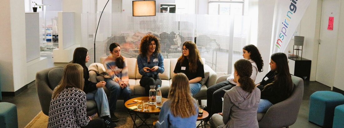 Amberg. Susanne Lettner wirkt als Role Model bei Inspiring Girls Deutschland, um Mädchen für vielfältige Berufe zu begeistern. Inspiring Girls fördert die Berufsorientierung junger Mädchen, indem es ihnen Rollenvorbilder und neue Perspektiven bietet.