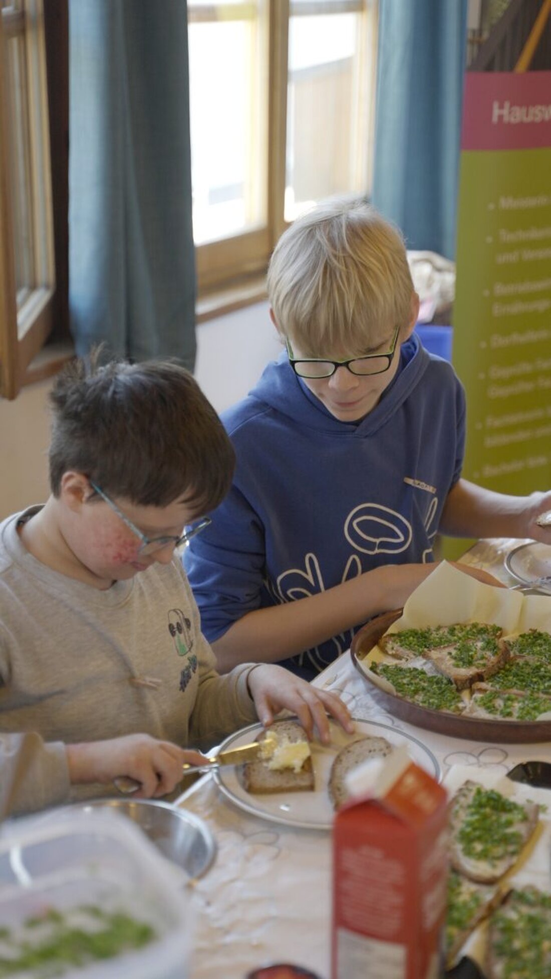 Weiden. Beim 25. Girlsday und 15. Boysday schnupperten 19 Mädchen in Stall und Feld, 13 Jungen lernten Hauswirtschaft kennen. Das Amt für Ernährung, Landwirtschaft und Forsten lud zum Blick in neue Berufe ein.