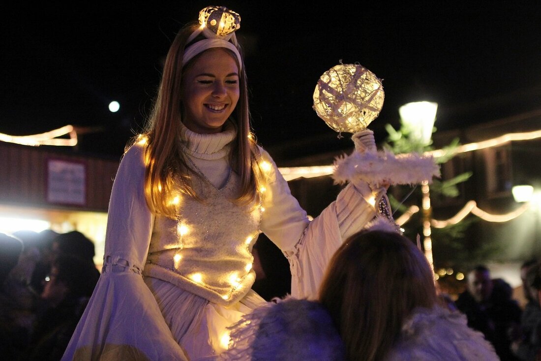 [Advertorial] Neunburg vorm Wald. Am dritten Dezember-Wochenende ist es wieder soweit. Traditionell zeigt sich der Burghof in Neunburg vorm Wald wieder von seiner romantischen Seite. Neben einer Feuershow warten an [&hellip;]