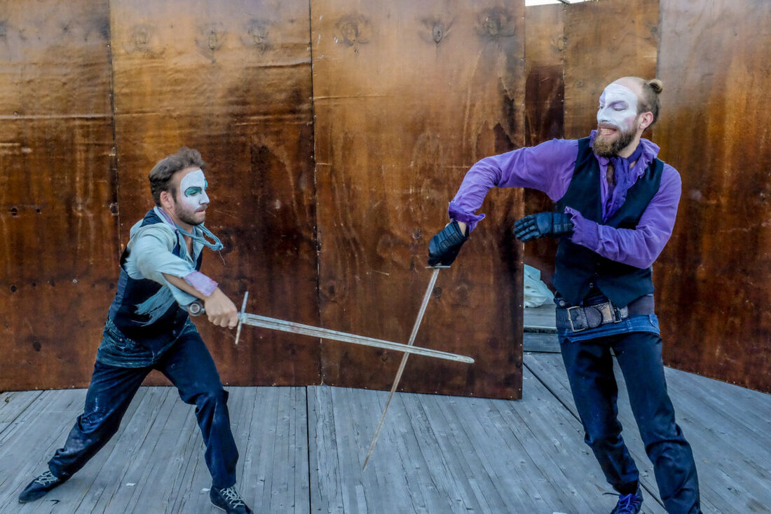 Amberg. Am Freitag kommt um 19.30 Uhr die wohl berühmteste Liebesgeschichte der Welt im Stadttheater zur Aufführung: "Romeo und Julia" von William Shakespeare. Bereits um 18.45 Uhr findet eine kurze Werkeinführung zum Gastspiel des Globe Berlins statt.