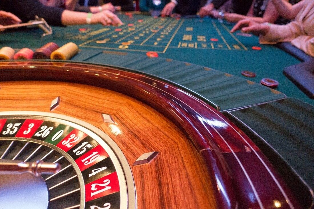 Vohenstrauß. Ein berüchtigter Trickbetrüger ging der Bundespolizei Waidhaus ins Netz. Der Mann nutzte seine geschickten Hände für illegale Machenschaften. Er hat sich dem Glücksspiel verschrieben – damit ist jetzt aber [&hellip;]