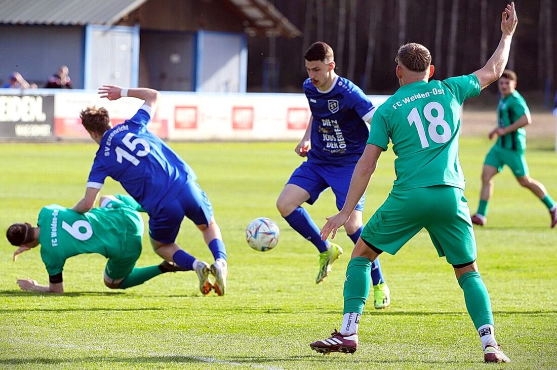 Etzenricht. Zum Rückrundenstart der Bezirksliga Nord empfängt der SV Etzenricht am Samstag um 15 Uhr den FC Weiden Ost. Offensiv nahezu gleichauf mit 31 und 32 Treffern, doch Weiden Ost kassierte in 15 Spielen 30 Gegentore mehr.