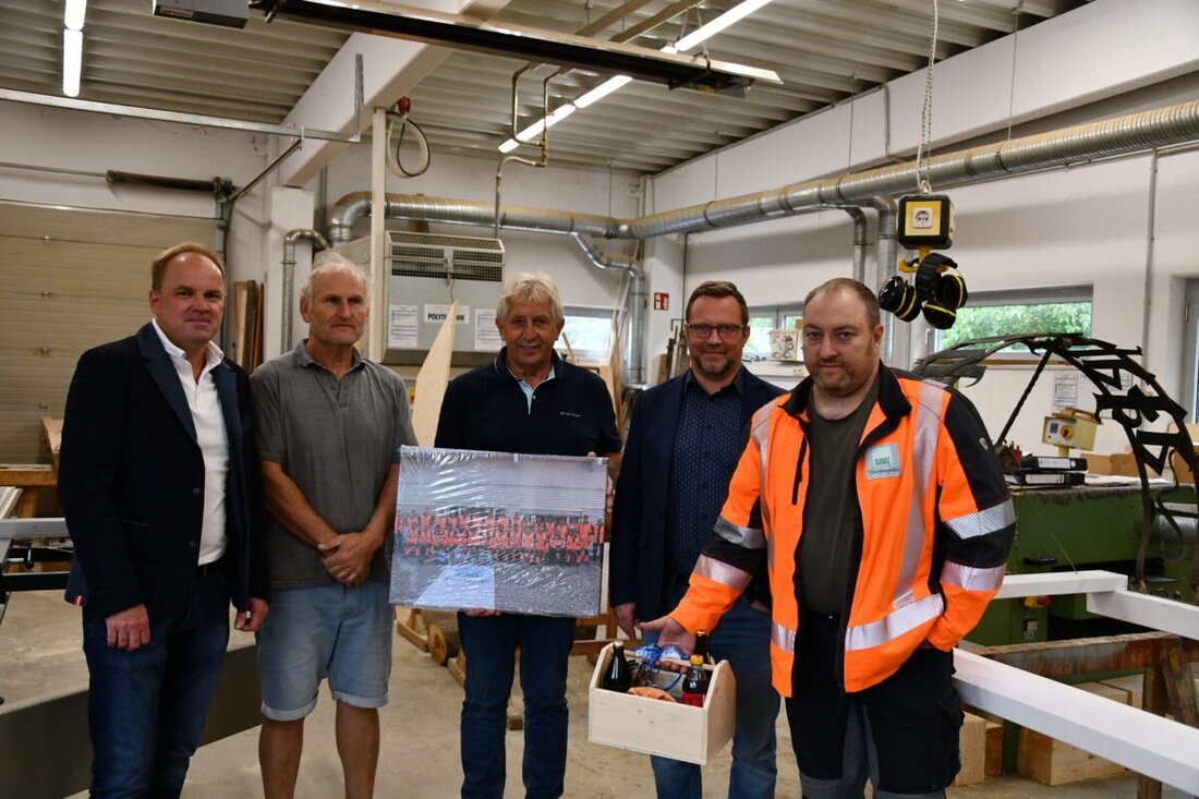 Burglengenfeld. Josef Beer geht nach 33 Jahren im Bauhof in den Ruhestand, gewürdigt für sein Engagement und seine Arbeit, die in der Stadt sichtbar bleibt.