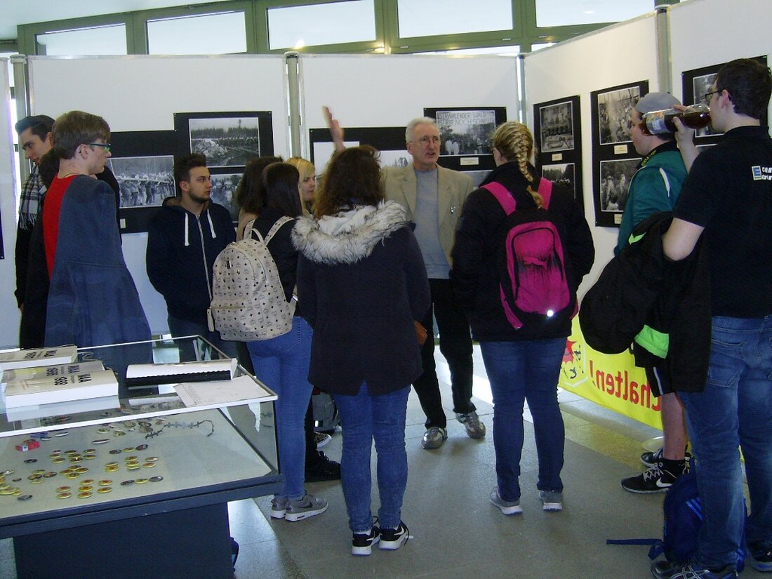 Weiden. Die Ausstellung Ausstellung zu den Jahrestagen WAA NEIN 30 , Tschernobyl 30 , Fukushima 5, wurde für den Besuch der Berufsschüler extra um einen Tag verlängert. Hilde Lindner-Hausner von der [&hellip;]