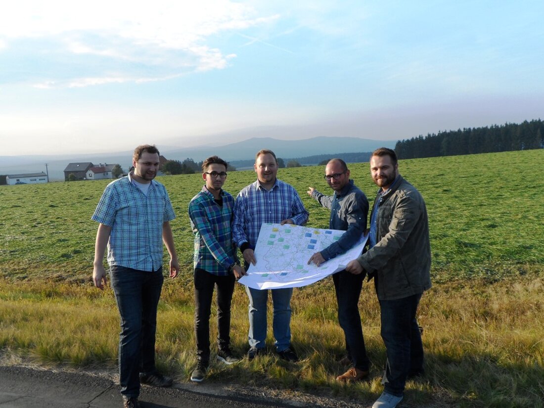 Waldershof. Die Vorschläge der Betreiberfirma Tennet liegen auf dem Tisch, in den kommenden Tagen werden die Kommunalpolitiker über die möglichen Trassenverläufe der neuen Gleichstrompassage, SüdOst-Link genannt, informiert. Von Mathias Grundler [&hellip;]