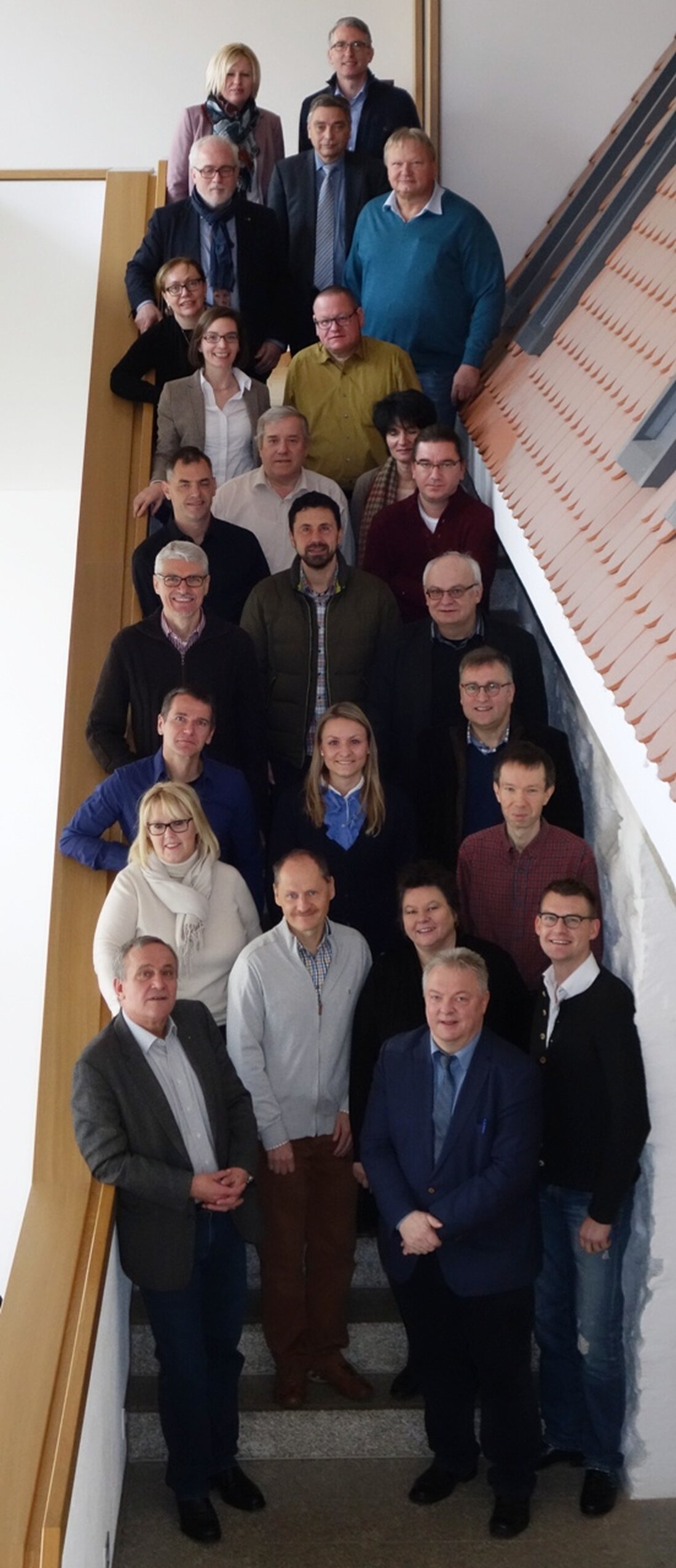 Weiden/Waldsassen. Das klingt erst einmal seltsam. Will denn die gesamte Stadtverwaltung Weiden jetzt plötzlich ins Kloster? Umschulen? Nein, keine Sorge. Die Stadtverwalter waren für ein Seminar im Kloster.  Am Freitag [&hellip;]