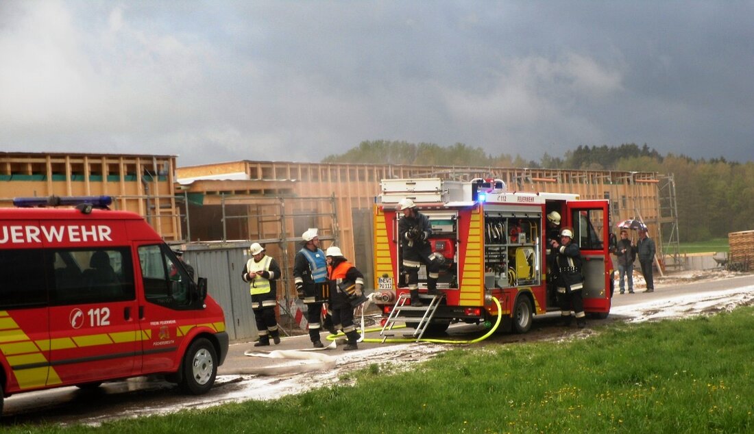 Püchersreuth. Am Mittwoch dachten sich wohl so einige Püchersreuther: “Oh nein, so viel Feuerwehr! Was ist denn da passiert?”. Aber da können wir euch beruhigen. Die Feuerwehr hat “nur” für [&hellip;]