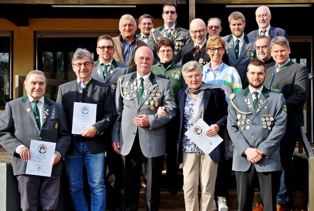 Neunkirchen. Die Schützengesellschaft Freiheit Neunkirchen feierte ihr 100-jähriges Jubiläum, sportliche Erfolge und ehrte langjährige Mitglieder. Die Mitgliederzahl beträgt jetzt 75, und der Verein verzeichnete auch beim Jubiläum ein finanzielles Plus.