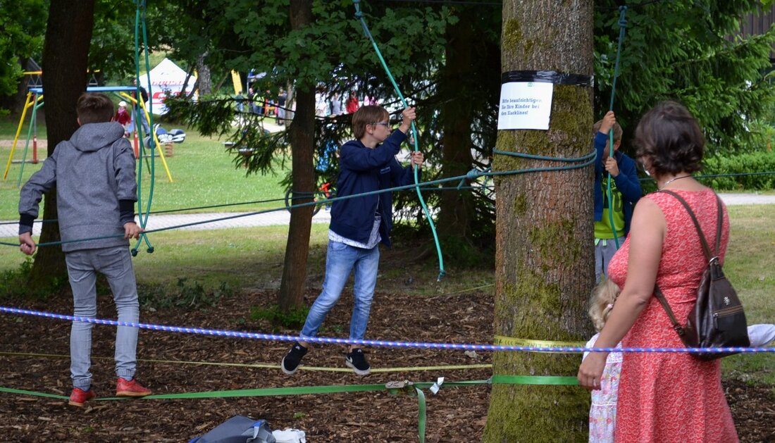 Immenreuth. Mit einem rauschenden Fest feierte das SOS-Kinderdorf Oberpfalz am Samstag seinen 50.Geburtstag. Festreden, selbstgemachte Musik der Kinder und Jugendlichen sowie eine große Auswahl an verschiedenen Stationen auf dem gesamten Gelände [&hellip;]
