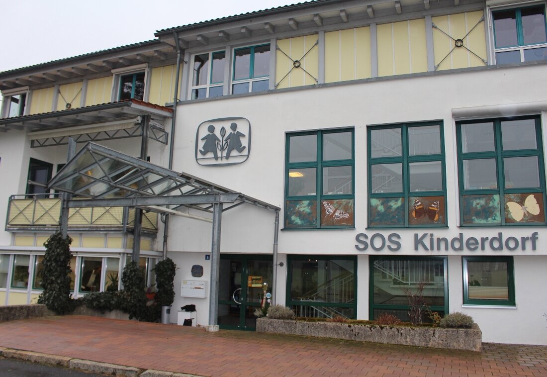 Immenreuth. Bereits 1967 zogen die ersten Kinder in das SOS-Kinderdorf Oberpfalz ein. Nun konnten sie ein Familienhaus durch die Hilfe von Sternstunden e.V. umbauen und besonders den Kindern eine große [&hellip;]