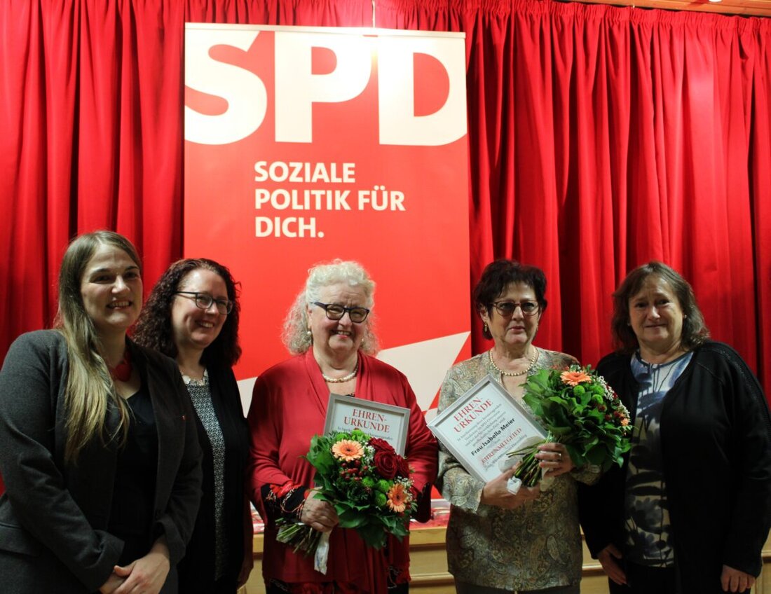 Flossenbürg. Die SPD-Landesvorsitzende lobte beim 115-jährigen Jubiläum des Ortsvereins dessen langjährigen Einsatz und ernannte Christa Kraus und Isabella Meier zu neuen Ehrenmitgliedern.