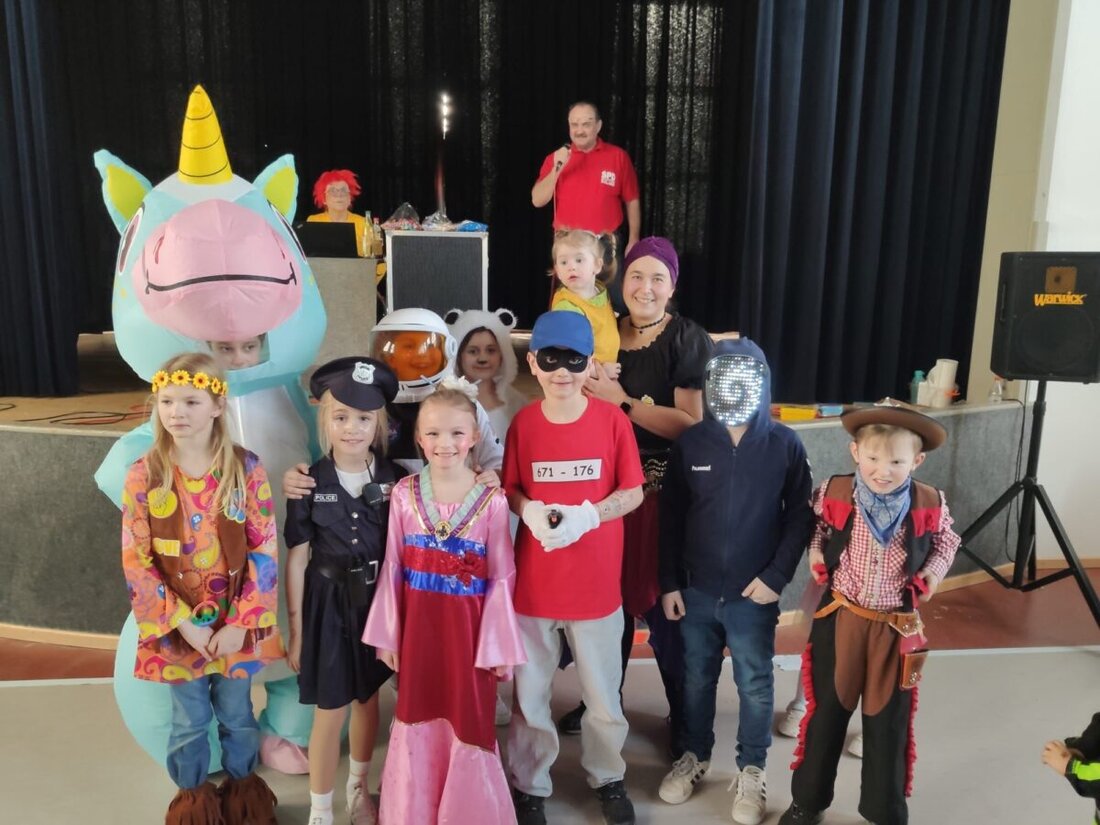Eslarn. Beim SPD-Kinderfasching gab es Spiele, kostenlose Verpflegung und eine Maskenprämierung, bei der zehn Kinder für ihre Kostüme ausgezeichnet wurden. Die Veranstaltung bot viel Spaß und zog zahlreiche verkleidete Kinder und Erwachsene an.