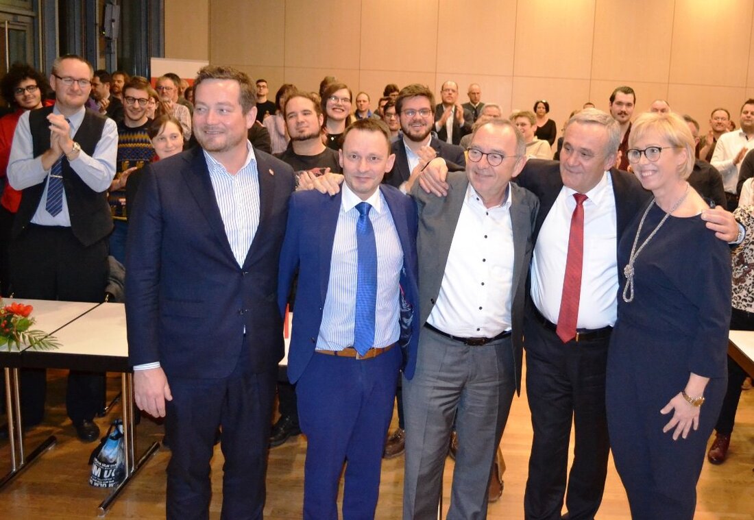 Weiden. „Geduld ist eine Tugend“, lautet ein altes Sprichwort. Diese Geduld brachten die Genossen der Weidener SPD am letzten Donnerstag gerne auf – war doch der Grund dafür der Besuch [&hellip;]