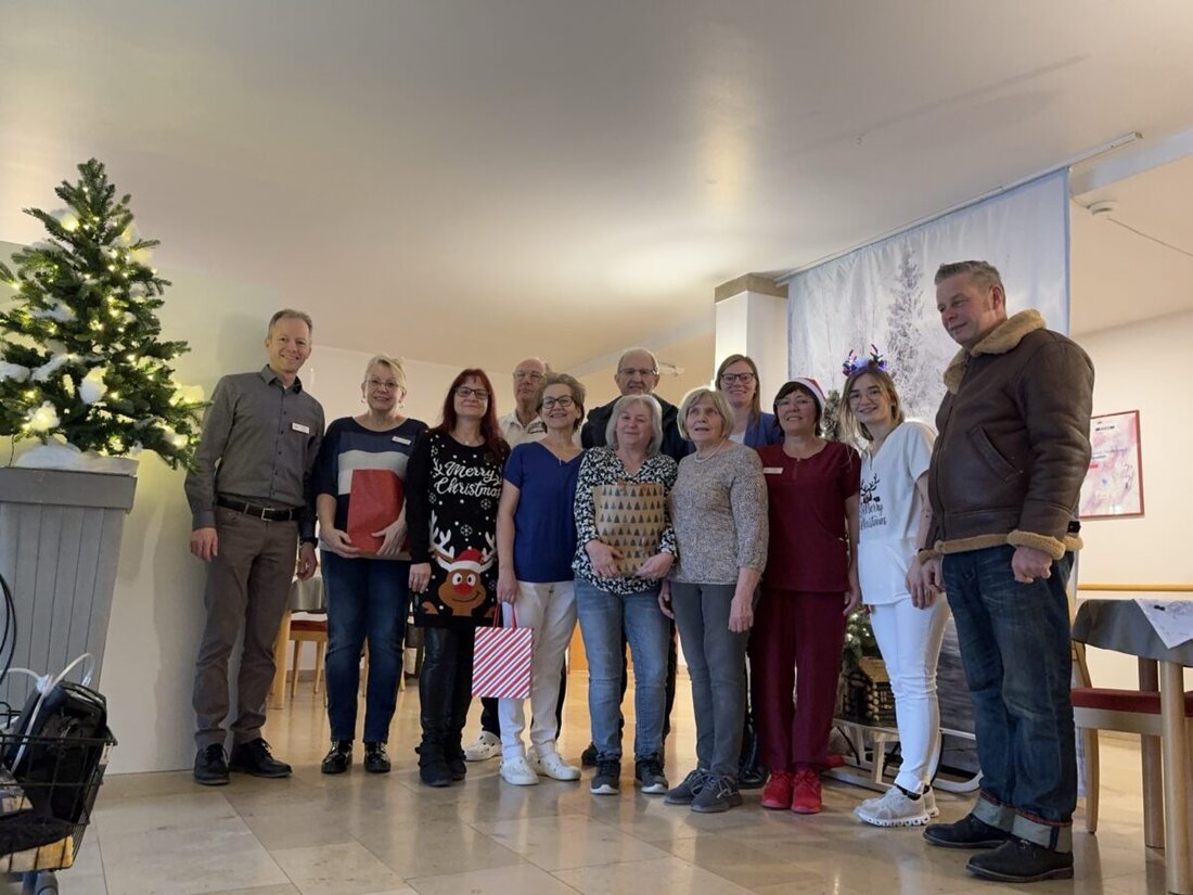 Windischeschenbach. Vertreter des SPD-Ortsvereins besuchten an Heiligabend mit Stadträten das AWO-Seniorenheim und das DB-Stellwerk.