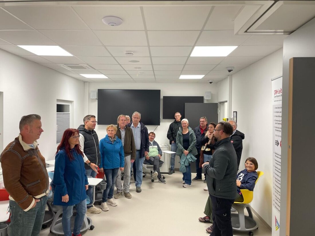 Neuhaus. SPD-Vertreter besuchten das BayZBE (Bayerisches Zentrum für besondere Einsatzlagen), wo Einsatzkräfte realistische Katastrophen trainieren. Das Gelände wächst, die Nachfrage ist groß. Der SPD bereitet die Infrastruktur Sorgen.