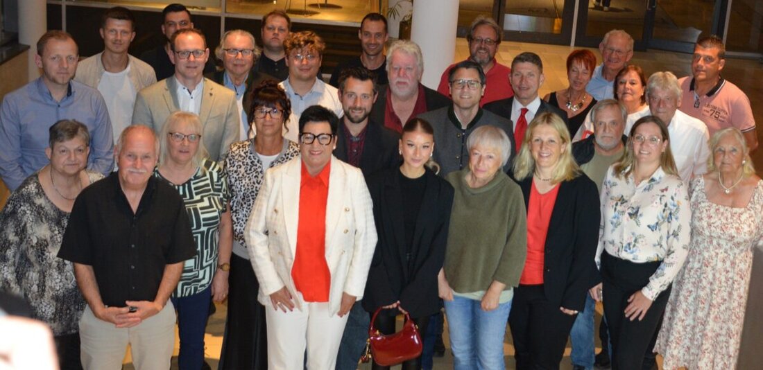 Amberg. Die SPD nominierte eine 36-köpfige Liste für die Stadtratswahl 2026, kürte Birgit Fruth zur Spitzenkandidatin und erhielt einstimmige Zustimmung.