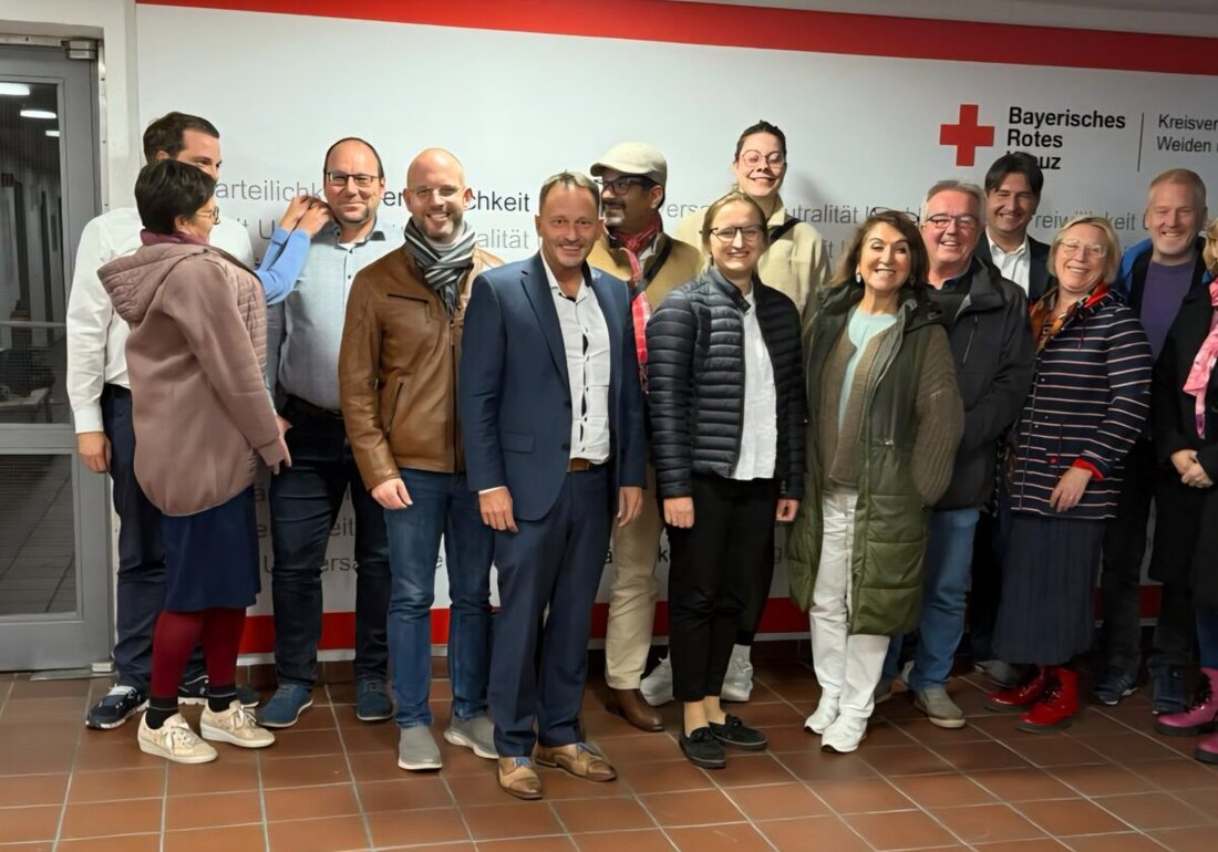 Weiden. Oberbürgermeister Jens Meyer und die SPD-Stadtratsfraktion besuchten das BRK und diskutierten Pflege, Ehrenamt und Bürokratie, über die Stadtrat und Abgeordnete beraten.