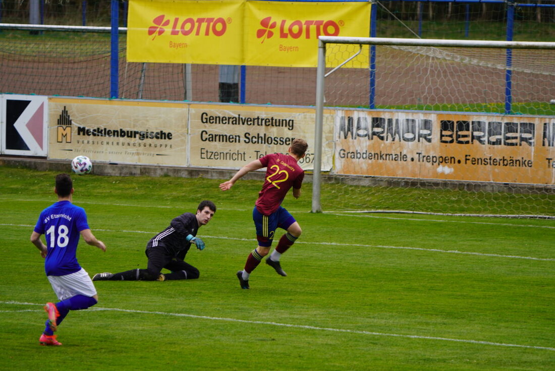 Etzenricht. Grafenwöhr gewinnt trotz Unterzahl und 2:0 Rückstand den Totopokal 2021/2022 Amberg/Weiden.
