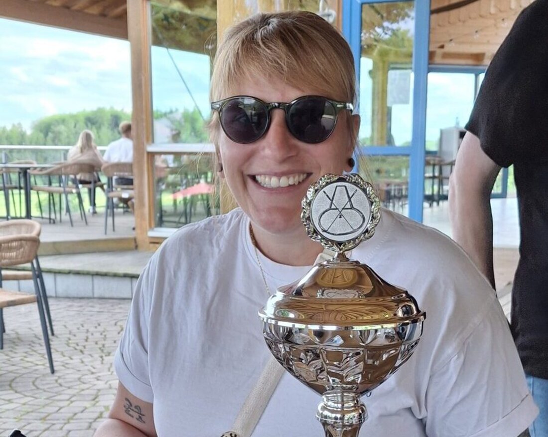 Großbüchlberg b. Mitterteich. Die Reisegruppe Oberpfalz 1860 München kürte beim entspannten Minigolfturnier ihre Vereinsmeisterin. Sabrina Meissner gewann nach 18 Bahnen mit 47 Schlägen den Wanderpokal.