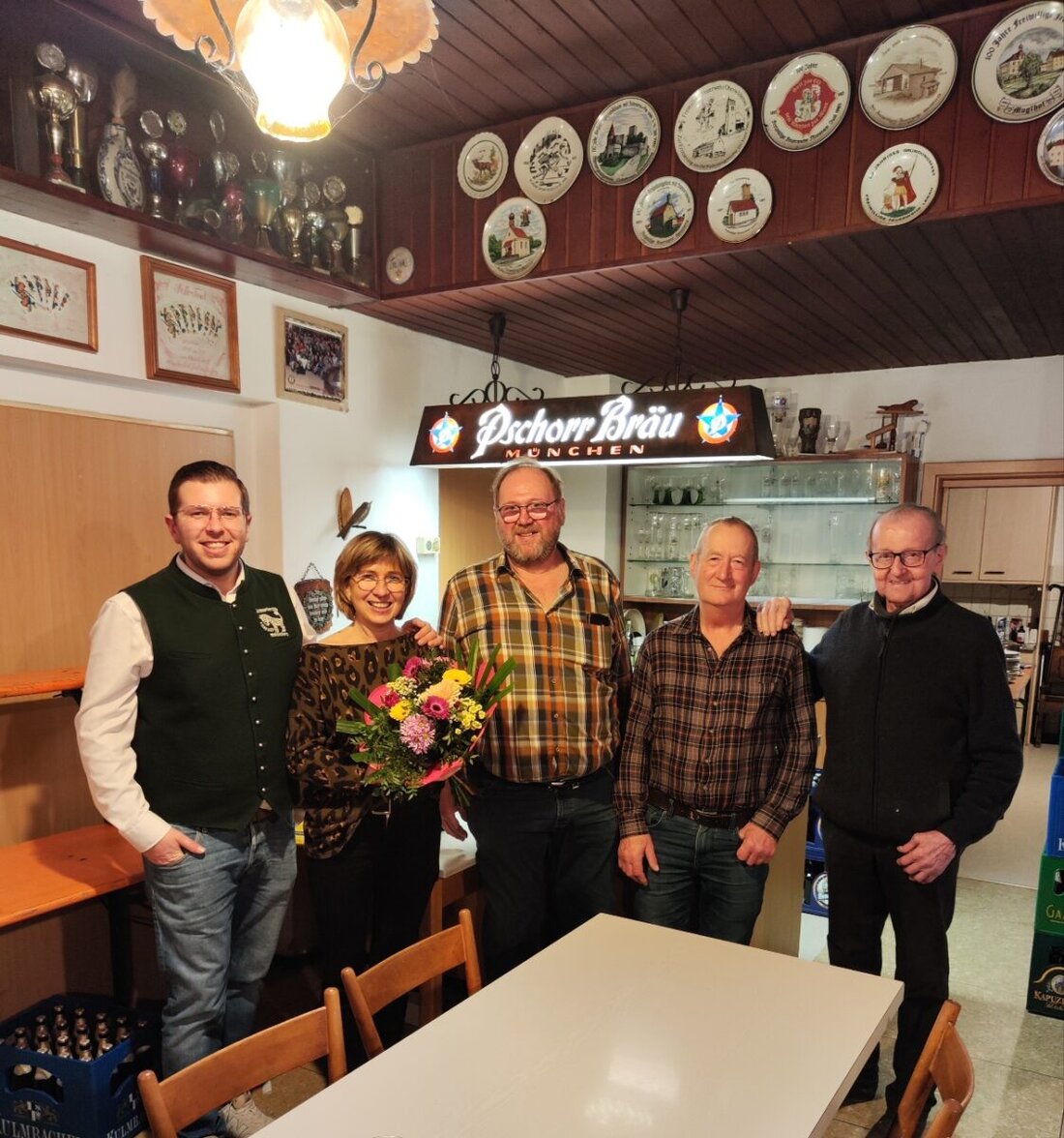 Matzlesberg. Beim Preisschafkopf der Safari Schnupfer gewann Richard Grasser aus Weiden mit 114 Punkten 50 Euro. Im Gasthaus Eckl, dem Vereinsheim, waren alle 10 Tische voll besetzt.