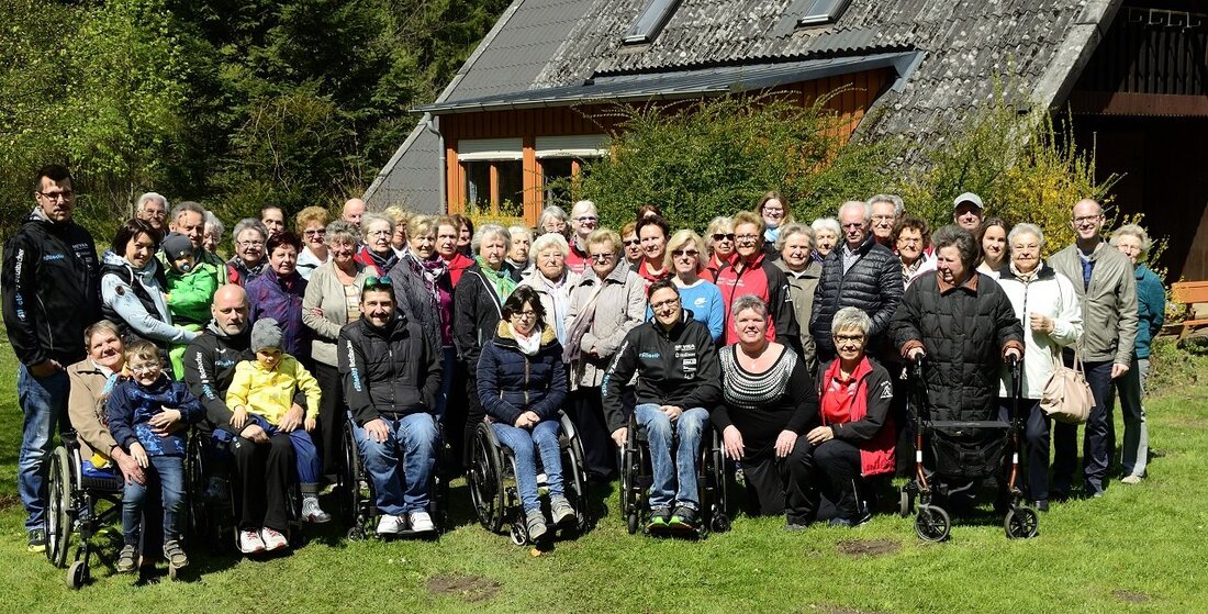Weiden. Über 40 Wanderer, Nordic-Walker und Radfahrer des Behinderten- und Vitalsportvereins (BVS) trafen sich am Wendeparkplatz Weiden-West zum Frühjahrsmarsch zum Vereinsheim am Schießlweiher um die Freiluftsaison zu eröffnen. Herrlicher Sonnenschein begleitete [&hellip;]