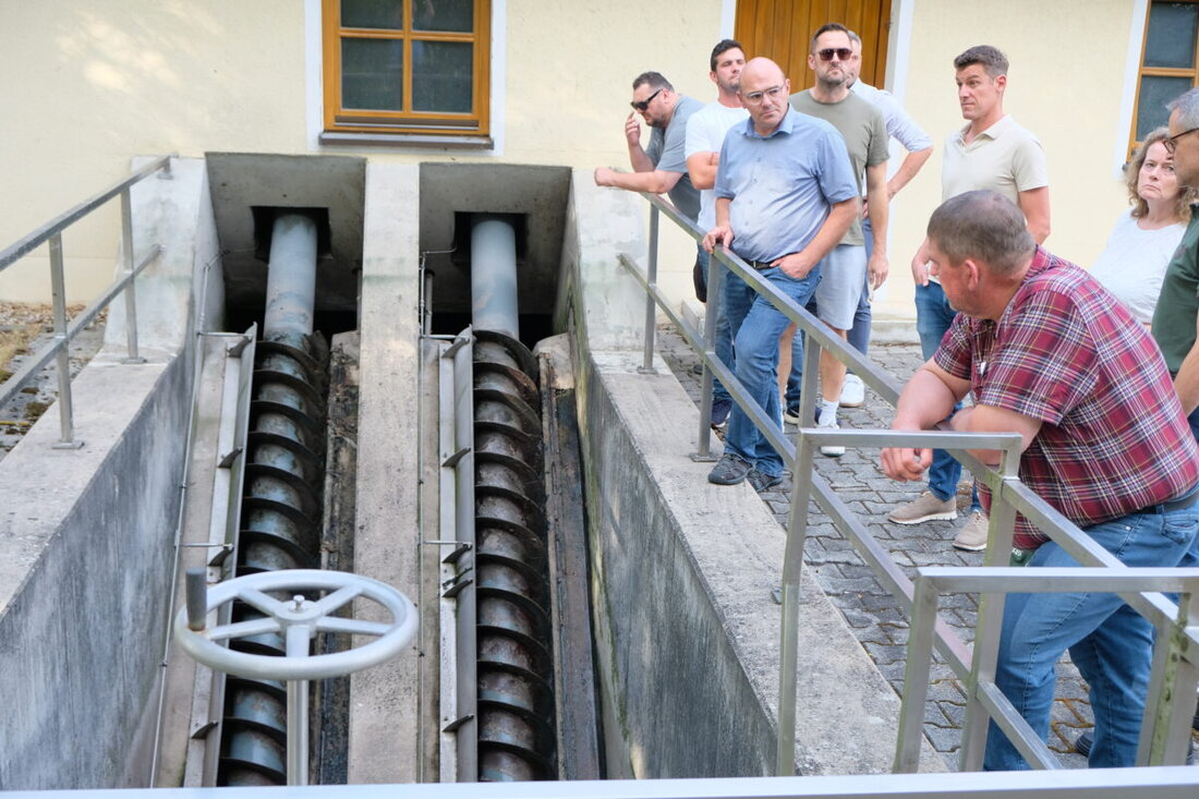 Schlammersdorf. Schlammersdorf und Vorbach modernisieren ihre gemeinsame Kläranlage mit energieeffizienter Belüftung und neuen Gebläsen, was den Klimaschutz stärkt. Veranschlagt sind 530.000 Euro, teilweise gefördert.