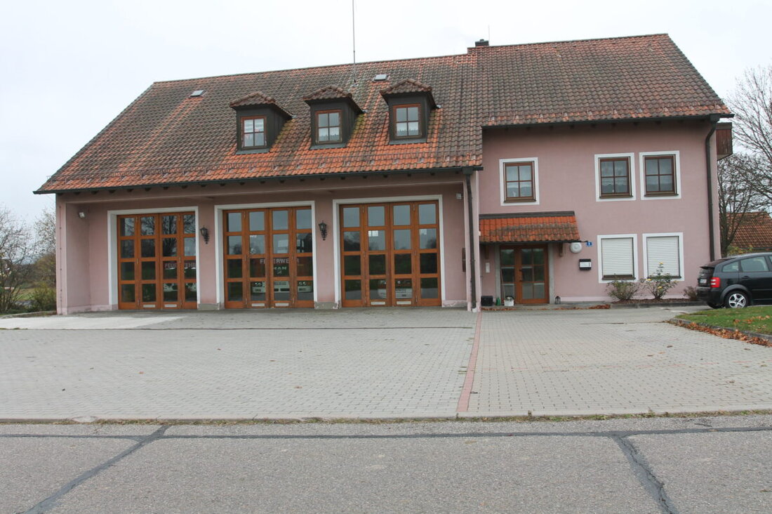 Waidhaus. Bis Jahresende müssen die neuen Hebesätze für die Grundsteuer festgelegt werden, doch fehlen noch Daten, was eventuelle Korrekturen ab 2025 nötig machen könnte. Die Verwaltung empfiehlt, die Entscheidung über die Sanierung oder den Neubau des Feuerwehrhauses bis zur Veröffentlichung neuer Förderrichtlinien am 1. Januar 2025 zu vertagen.