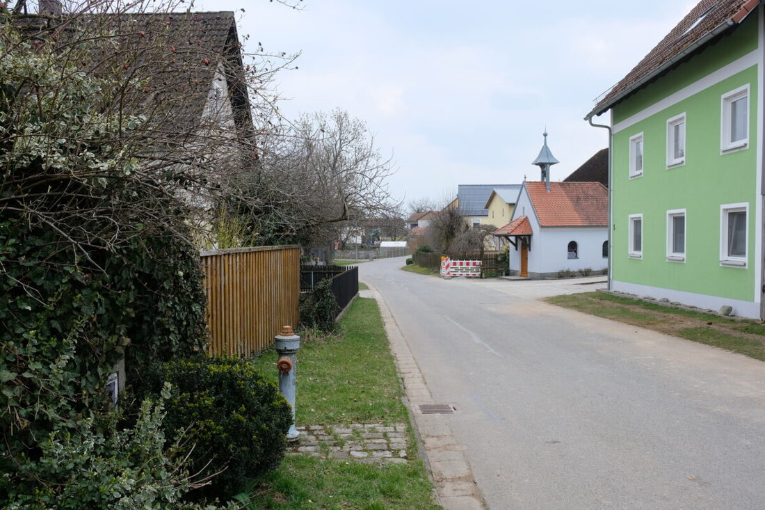 Speinshart. In Haselbrunn plant die Gemeinde einen Regenwasserkanal und eine neue Trinkwasserleitung für besseren Starkregenschutz und sichere Versorgung. Zugleich werden am Pilgerweg zum Barbaraberg barocke Heiligenfiguren restauriert.